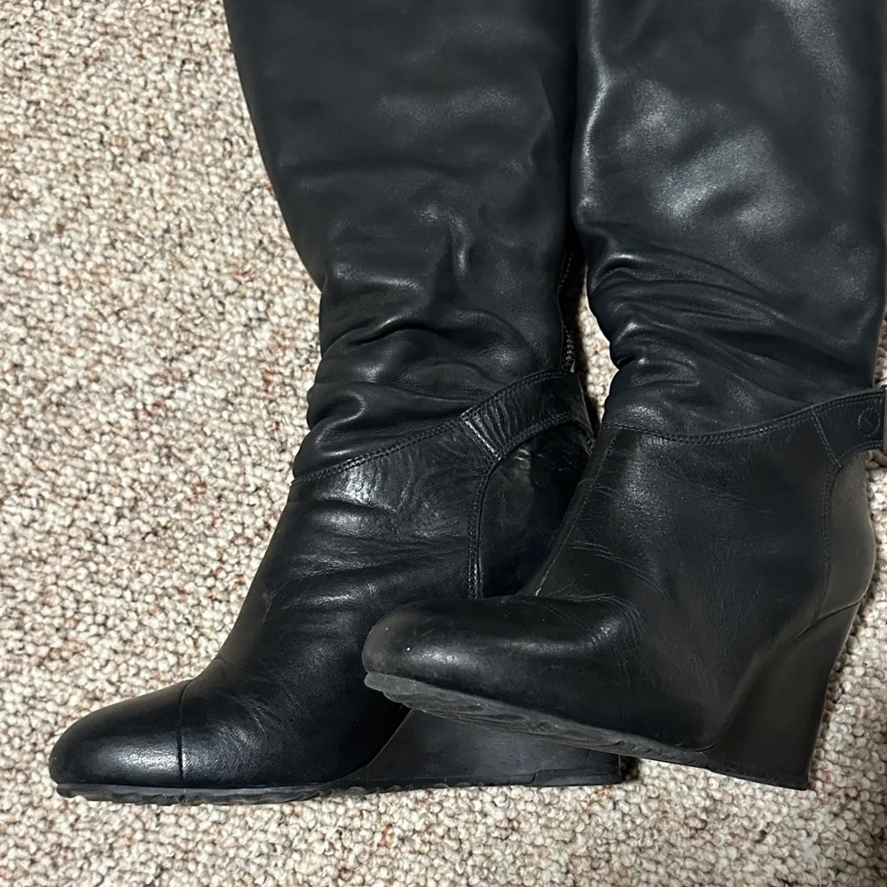 Tsubo Black Leather Wedge Knee High  Boots - Size 6.5 - Picture 7 of 10